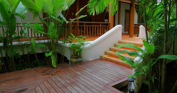 Build a Stylish Deck Without Overspending Your Budget
